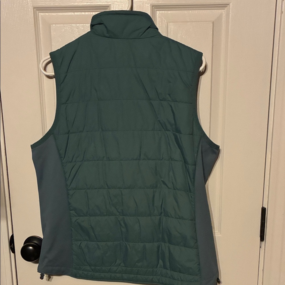 Carhartt  Aqua/Green Vest women’s medium - Picture 4 of 4
